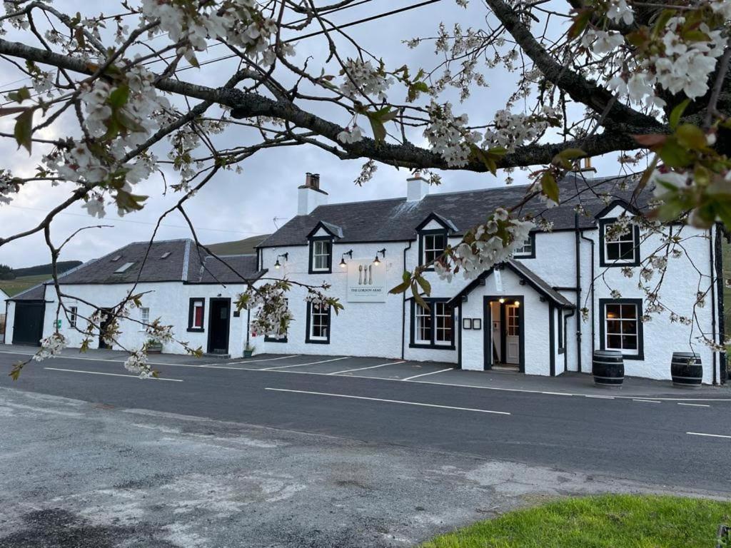 The Gordon Arms Restaurant With Rooms Yarrow Екстериор снимка